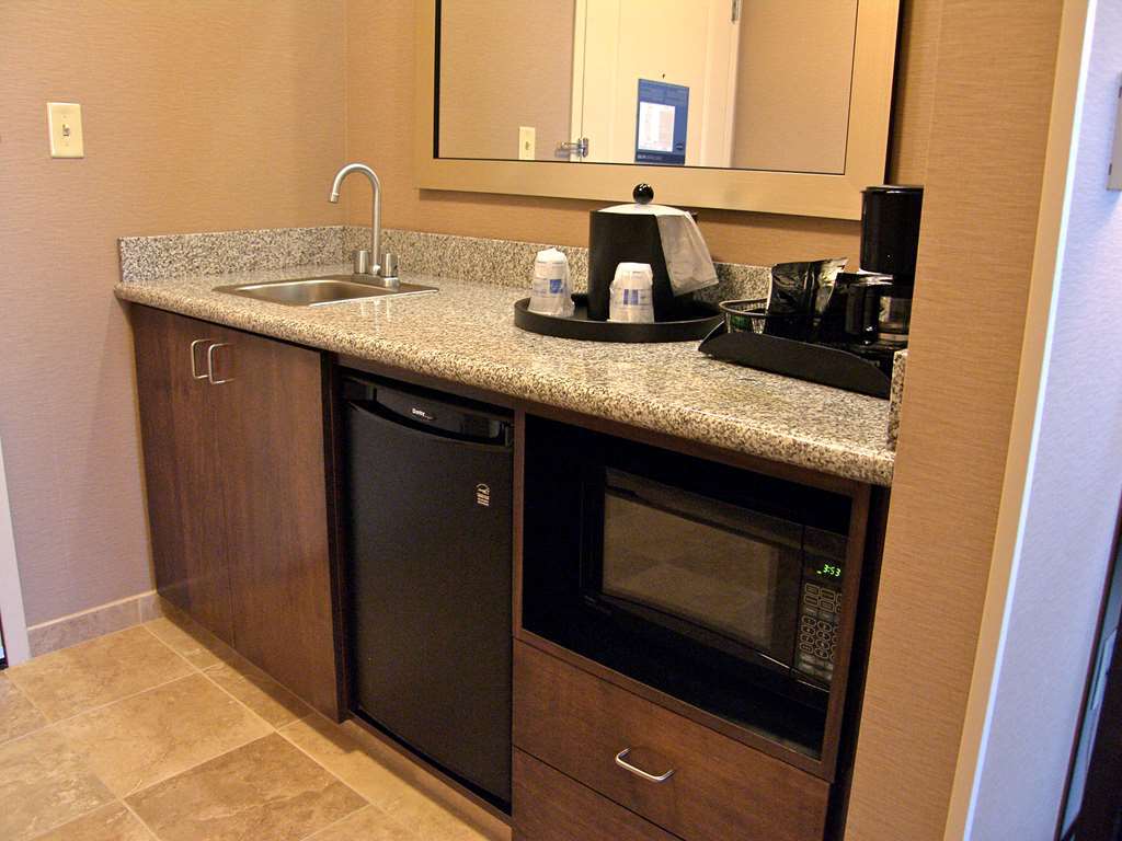 Hampton Inn And Suites - Lincoln Northeast Стая снимка
